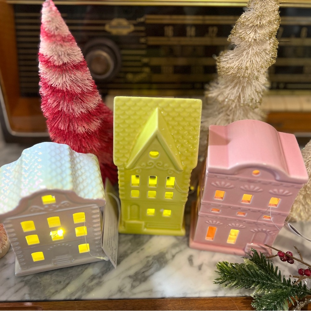 ✨NEW🏠Target Bullseye Playground 2024 Ceramic Christmas Light Up House SET❄️ - Picture 3 of 10